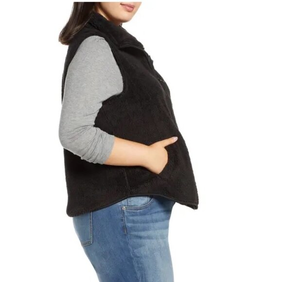 Bobeau Cozy Faux Shearling Vest - Picture 1 of 9